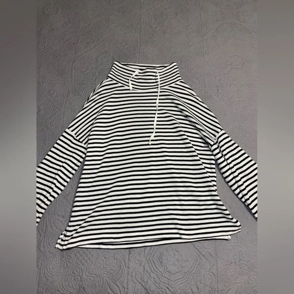 Ann Taylor Loft Lounge Pullover - Picture 3 of 4